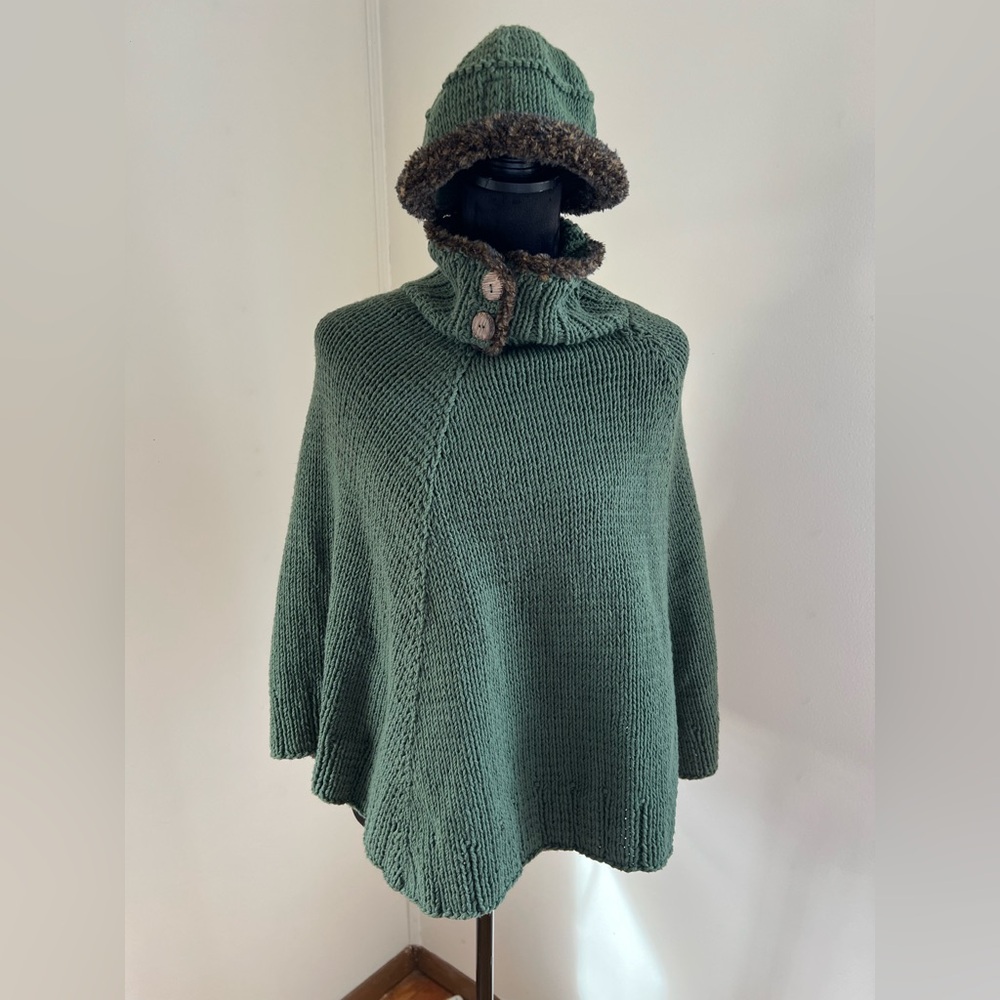 Ricco Knitted Poncho & Hat